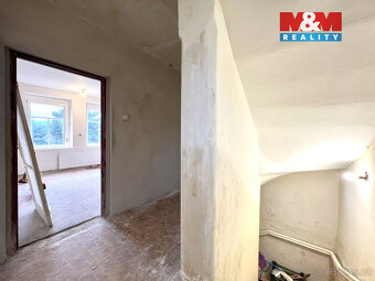 Nabízíme k prodeji prostorný rodinný dům v klidné části Sebu