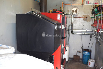 +popl. 4500, , k pronájmu komerční prostor o CP 143m², výška