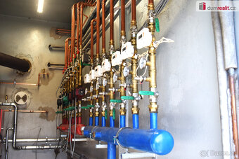 +popl. 4500, , k pronájmu komerční prostor o CP 143m², výška