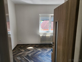 Prodám prostorný byt 3+1 v městě Karolinka, 64m2, 3tí patro-