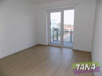 Ev.č. 00385 Dispozice bytu: vstup, prostorná vstupní chodba,