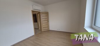 Ev.č. 00385 Dispozice bytu: vstup, prostorná vstupní chodba,