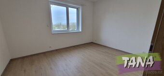 Ev.č. 00385 Dispozice bytu: vstup, prostorná vstupní chodba,