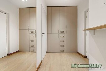 Nabízíme k pronájmu moderní byt o dispozici 2+kk a ploše 54 