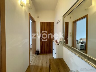 Nabízíme k pronájmu plně vybavený, zrekonstruovaný byt 2+kk 
