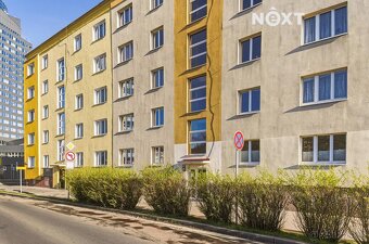 Nabízím k pronájmu světlý byt o dispozici 2+1 a celkové výmě