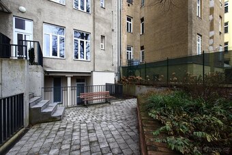 Nabízíme k pronájmu 1+KK v Brně - ulice Údolní . Byt je v no