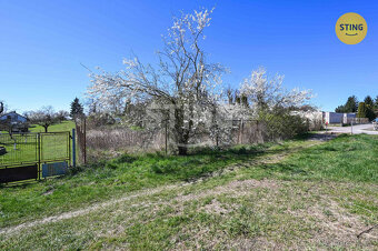 Nabízíme k prodeji zahradu o celkové ploše 2 214 m² v obci S