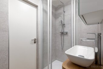 Prodej bytu 2+1 po kompletní rekonstrukci, 7. NP, nízké nákl