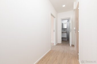 Prodej bytu 2+1 po kompletní rekonstrukci, 7. NP, nízké nákl