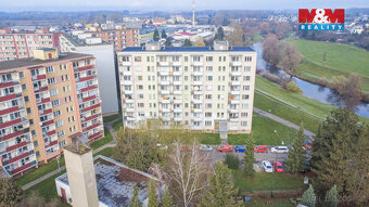 Nabízíme k prodeji moderní prostorný byt 3+1 v klidné části 