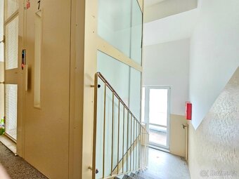 Nabízím k prodeji prostorný a světlý byt o dispozici 3+1 s l