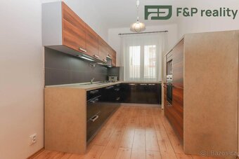 Pronájem bytu 2+1, 66 m2, spíž v bytě, sklep 4 m2. Skvělá lo