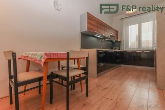 Pronájem bytu 2+1, 66 m2, spíž v bytě, sklep 4 m2. Skvělá lo