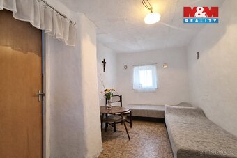 Nabízíme k prodeji útulný menší rodinný dům situovaný v klid