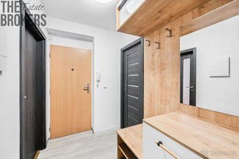 Nabízíme k pronájmu světlý a moderně řešený byt o dispozici 