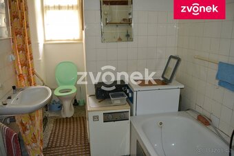 Byt v původní stavu a s původní dispozicí lze účelně zrekons