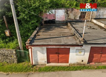 Nabízím k prodeji prostornou garáž ve Fulneku, která se nach