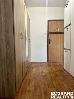 Ev.č. 05967 Nabízíme k prodeji byt o dispozici 3+1 se zaskle