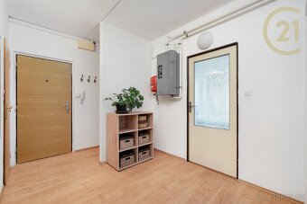 Hledáte bydlení v obci s kompletní občanskou vybaveností a z