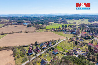 Nabízíme k prodeji samostatně stojící rodinný dům v klidné č
