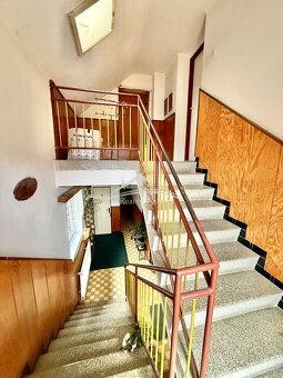 Nabízíme k pronájmu prostorný rodinný dům o dispozici 4+1 v 