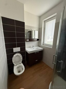 Nabízím k pronájmu světlý a úsporný byt 1+kk o rozloze 34 m²