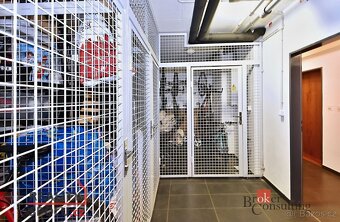 Pronájem bytu 1kk s balkonem, Praha 8, ul. PekařovaNabízíme 