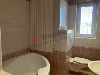 Nabízíme k pronájmu prostorný byt 3+1 o celkové výměře 69,5 