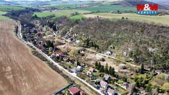 K prodeji rovinaté pozemky o celkové výměře 7.998 m2, které 