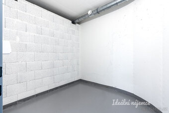 Nabízíme k dlouhodobému podnájmu moderní a slunný byt 1+kk, 