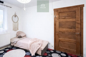 Nabízíme k prodeji rodinný dům o dispozici 4+1 v obci Česká 