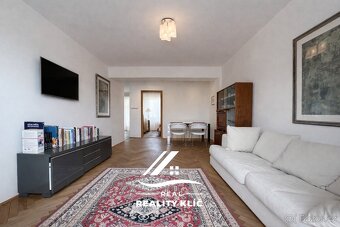 Ev.č. 00482 V zastoupení majitele nabízíme k pronájmu světlý