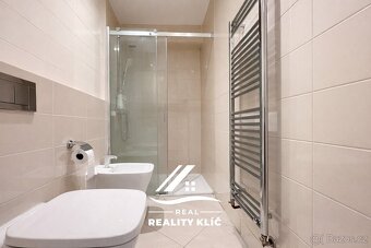 Ev.č. 00482 V zastoupení majitele nabízíme k pronájmu světlý