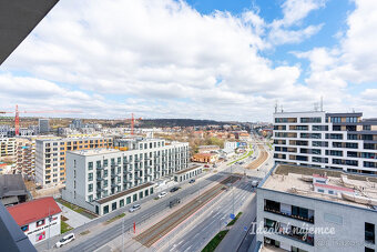 Nabízíme k dlouhodobému pronájmu zcela nový a prakticky řeše
