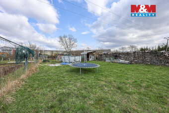 Klidná zahrada u Šternberka – 372 m² pro relax i pěstování
H