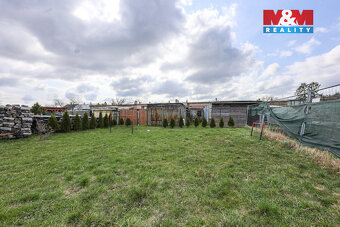 Klidná zahrada u Šternberka – 372 m² pro relax i pěstování
H