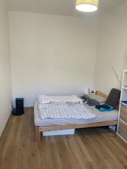 Nabídka dlouhodobého pronájmu částečně zařízeného bytu 1+1 (