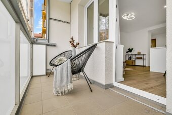 REÁLNÉ FOTOGRAFIE! Nabízíme k prodeji moderní světlý byt v o