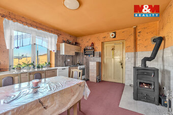 Nabízíme k prodeji samostatně stojící rodinný dům o užitné p