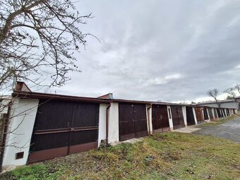 Nabízím k dlouhodobému pronájmu garáž o ploše 24 m2 v Karlov