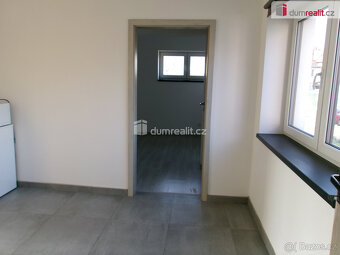 , Nabízíme k pronájmu byt 2kk cca po 60 m² v Dobrovici. Je v