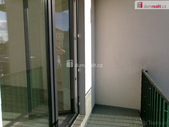 , Nabízíme k pronájmu byt 2kk cca po 60 m² v Dobrovici. Je v