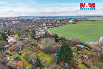 Nabízíme k prodeji pozemek o rozloze 1446 m² v klidné části 