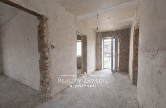 Ev.č. 01187 PROSTORNÝ BYT 3+kk, 112 m² + PŘEDZAHRÁDKA 36 m² 