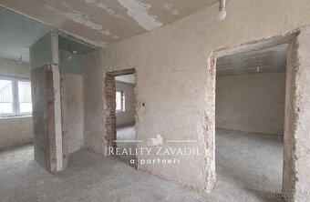 Ev.č. 01187 PROSTORNÝ BYT 3+kk, 112 m² + PŘEDZAHRÁDKA 36 m² 