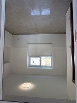 Pronájem bytu 2+kk s užitnou plochou 33 m². Dispozice bytu z
