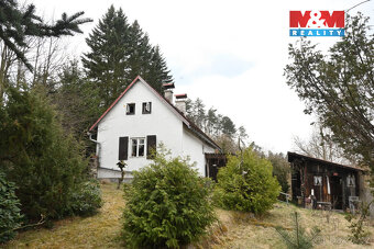 Nabízíme k prodeji romantickou chalupu v malebné obci Dolní 