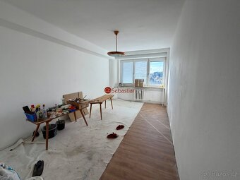 K dlouhodobému pronájmu nabízíme světlý a prostorný byt 3+1 