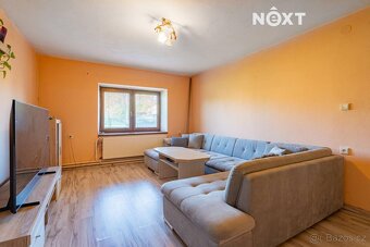 Prodej rodinného domu s uzavřeným dvorem a velkým pozemkem –